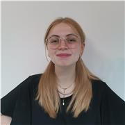 Sei alla ricerca di un'insegnante capace e creativa? Sono la persona che fa per te!